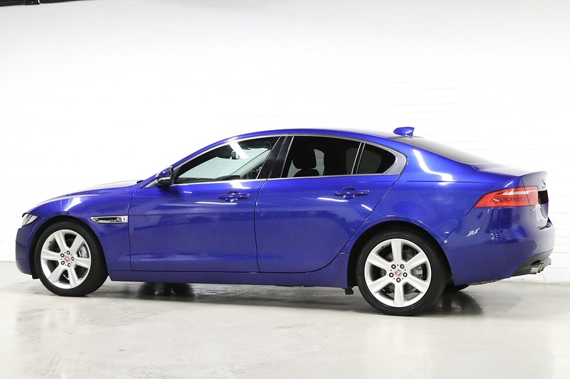 Jaguar XE d Portfolio - U2732