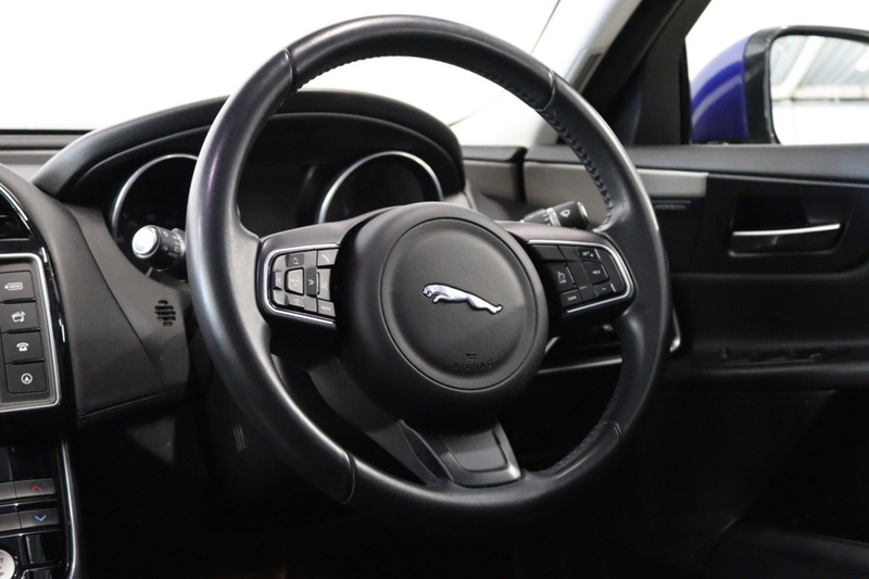 Jaguar XE d Portfolio - U2732
