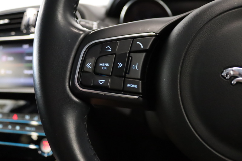 Jaguar XE d Portfolio - U2732