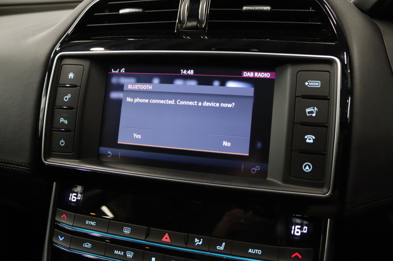 Jaguar XE d Portfolio - U2732