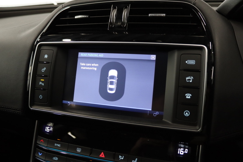Jaguar XE d Portfolio - U2732