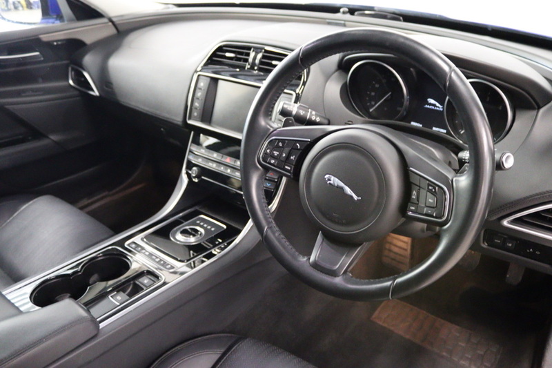 Jaguar XE d Portfolio - U2732