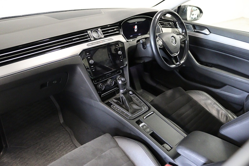 Volkswagen Passat TDI GT - U2754