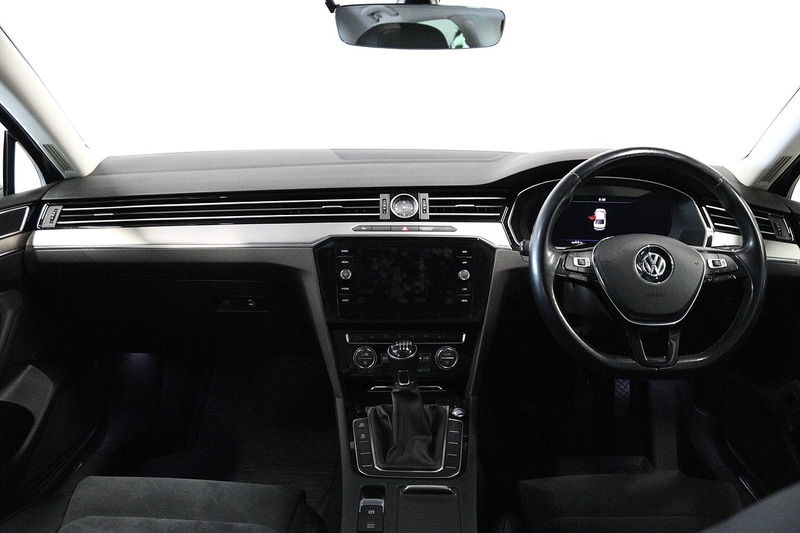 Volkswagen Passat TDI GT - U2754