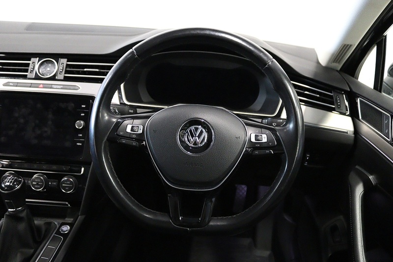 Volkswagen Passat TDI GT - U2754
