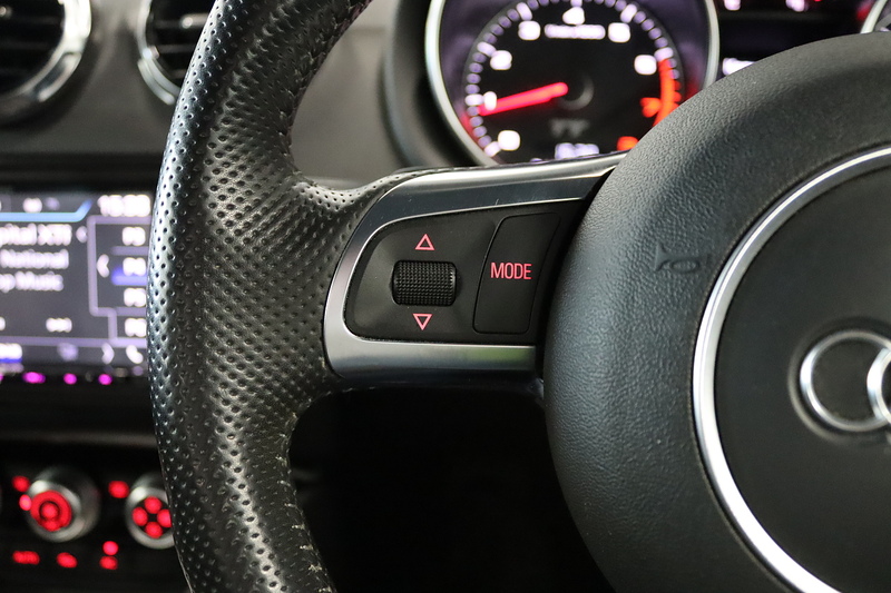Audi TT TFSI Black Edition - U2781