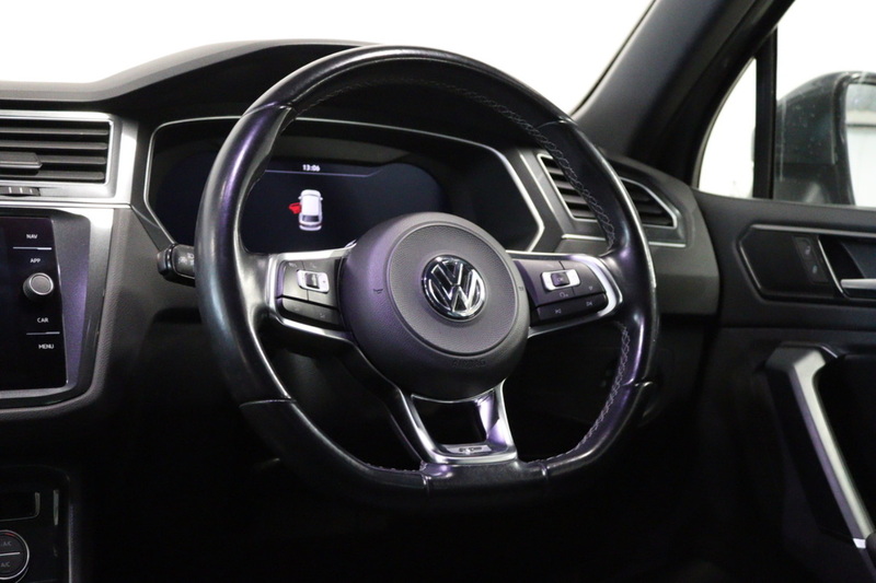Volkswagen Tiguan TDI R-Line - U2782