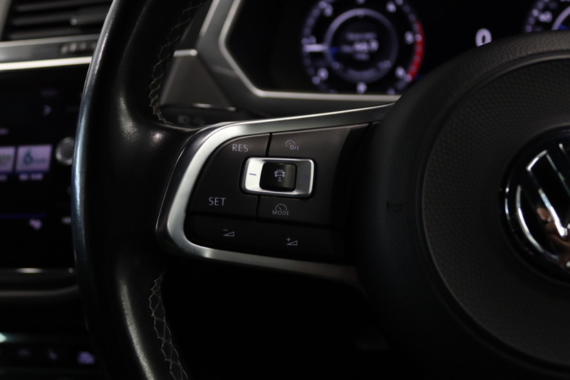 Volkswagen Tiguan TDI R-Line - U2782