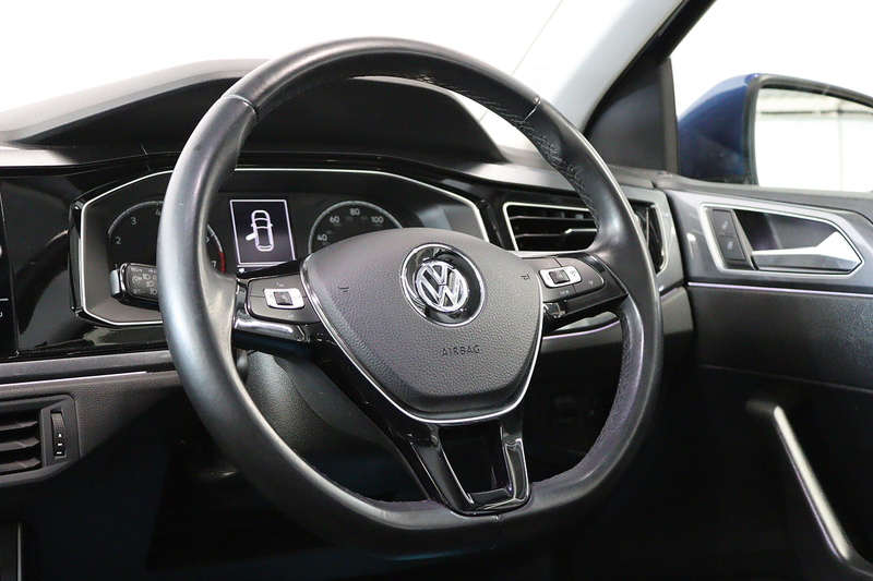 Volkswagen Polo TSI SEL - U2785