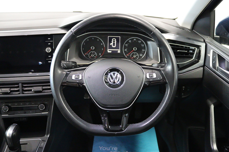Volkswagen Polo TSI SEL - U2785