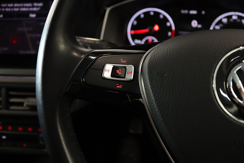 Volkswagen Polo TSI SEL - U2785