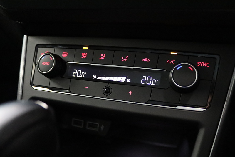 Volkswagen Polo TSI SEL - U2785
