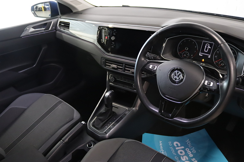 Volkswagen Polo TSI SEL - U2785