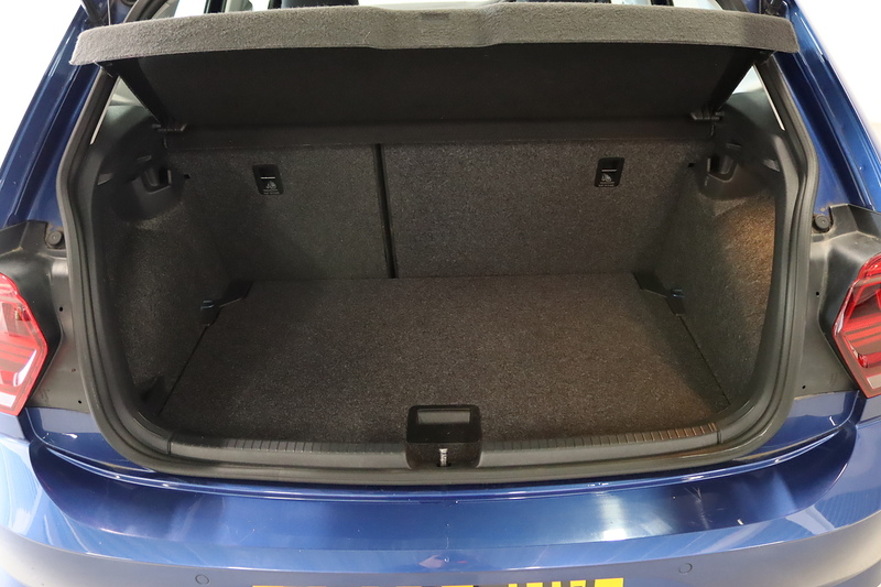 Volkswagen Polo TSI SEL - U2785