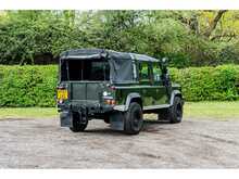 Land Rover Defender 110 County - U546