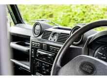 Land Rover Defender 110 County - U546