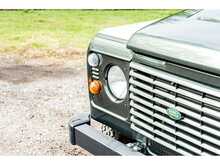 Land Rover Defender 110 County - U546