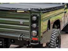 Land Rover Defender 110  - U613