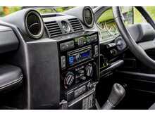 Land Rover Defender 110  - U613