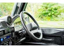 Land Rover Defender 110  - U613