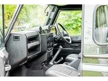 Land Rover Defender 110  - U613