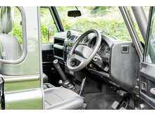 Land Rover Defender 110  - U613