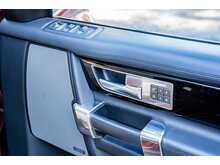 Land Rover Discovery 4 SD V6 HSE Luxury - U637