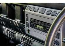 Land Rover Defender 90 TD5 XS - U662