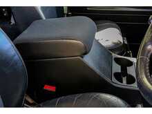 Land Rover Defender 90 TD5 XS - U662