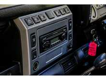 Land Rover Defender 90 TD5 XS - U662