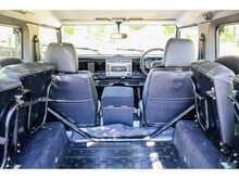 Land Rover Defender 90 TD5 XS - U662