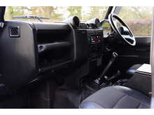 Land Rover Defender 90 TDCi XS - U681