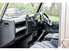 Land Rover Defender 110 TDCi XS - U685