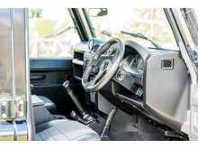 Land Rover Defender 110 TDCi XS - U721