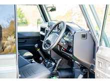 Land Rover Defender 90 TDCi County - U725