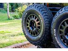 Land Rover Defender 110 TDCi Adventure - U726
