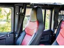 Land Rover Defender 110 TDCi Adventure - U726