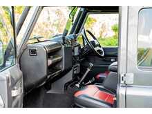 Land Rover Defender 110 TDCi Adventure - U726