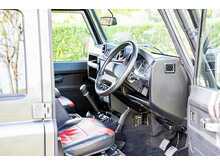 Land Rover Defender 110 TDCi Adventure - U726