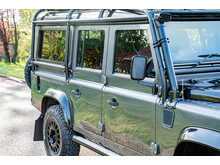 Land Rover Defender 110 TDCi Adventure - U726