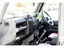 Land Rover Defender 110 TDCi Adventure - U740