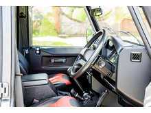 Land Rover Defender 110 TDCi Adventure - U740