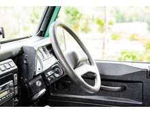 Land Rover Defender 90 TD5 County - U757