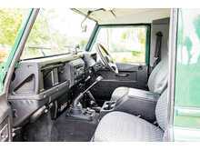 Land Rover Defender 90 TD5 County - U757