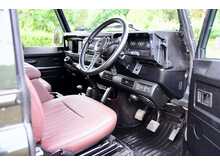 Land Rover Defender 90 TD5 XS - U777