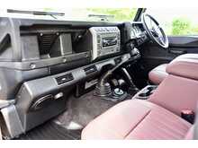 Land Rover Defender 90 TD5 XS - U777