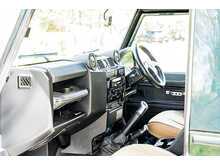 Land Rover Defender 90 TDCi XS - U778