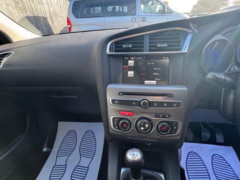 Citroen C4 BlueHDi Feel - U1119