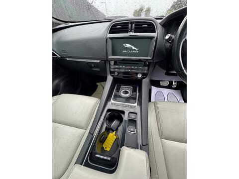 Jaguar F-PACE D300 V6 First Edition - U1321