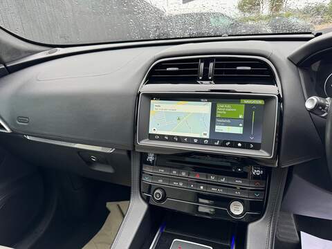Jaguar F-PACE D300 V6 First Edition - U1321